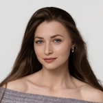 Yuliya Profile Photo - Cat Lover